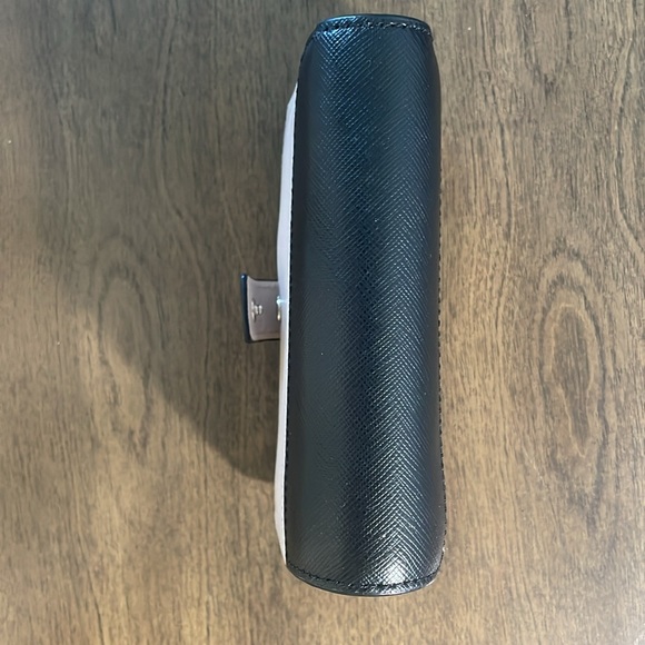 kate spade medium wallet - Picture 7 of 10